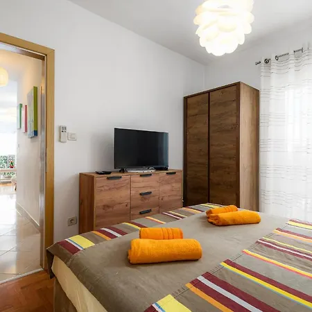 Ares 13 In Center Apartmán